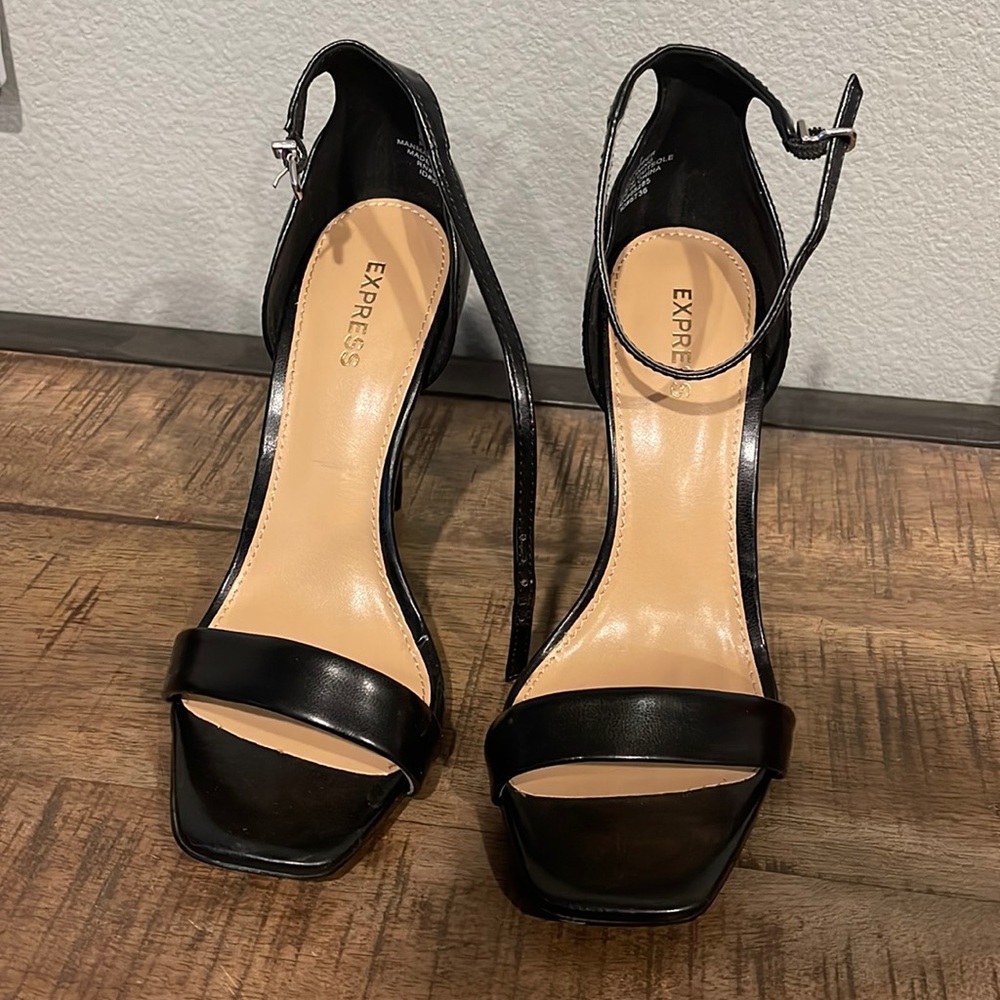 NWT Black 4” Stilettos